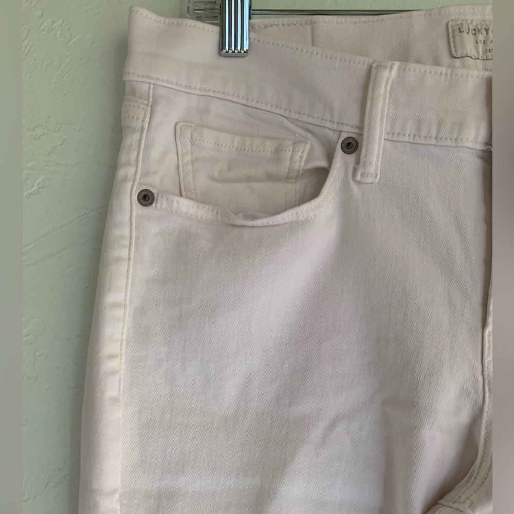 🍀 Lucky brand sweet boot white jeans 🍀 - Picture 3 of 11